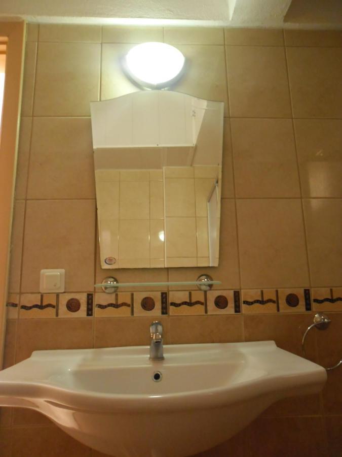 Maviev Otel Çeşme Habitación foto