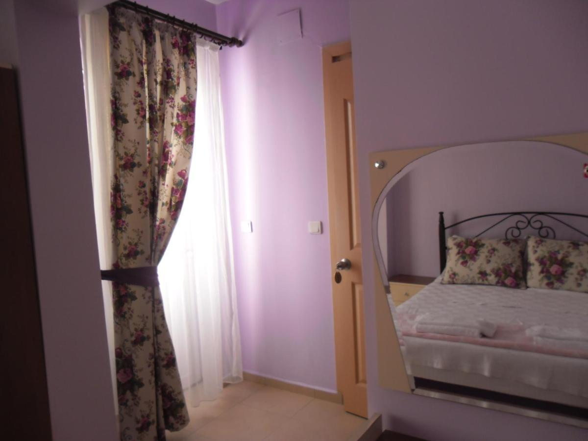 Maviev Otel Çeşme Habitación foto