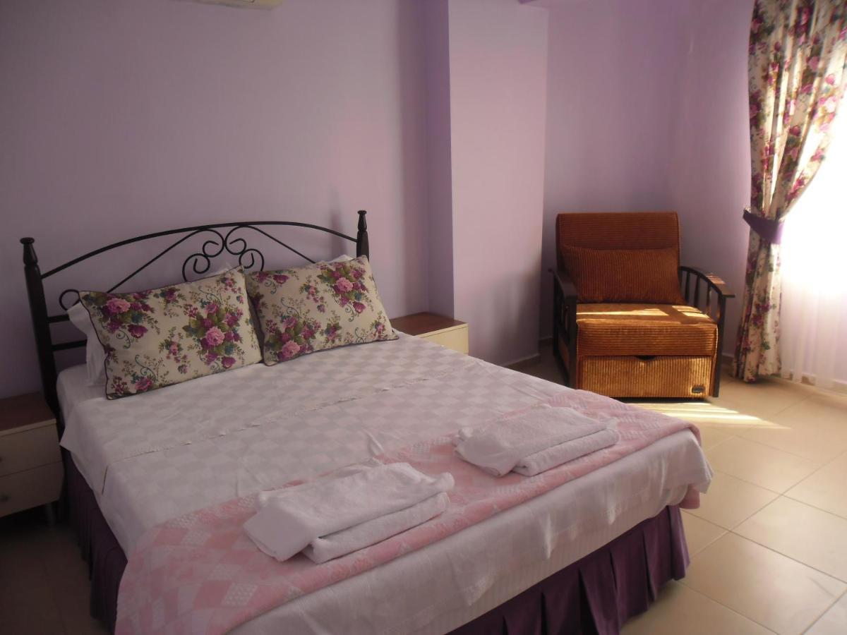 Maviev Otel Çeşme Habitación foto